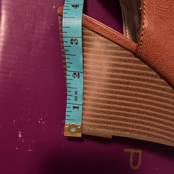 Rampage Wedges EUC - Picture 3 of 9